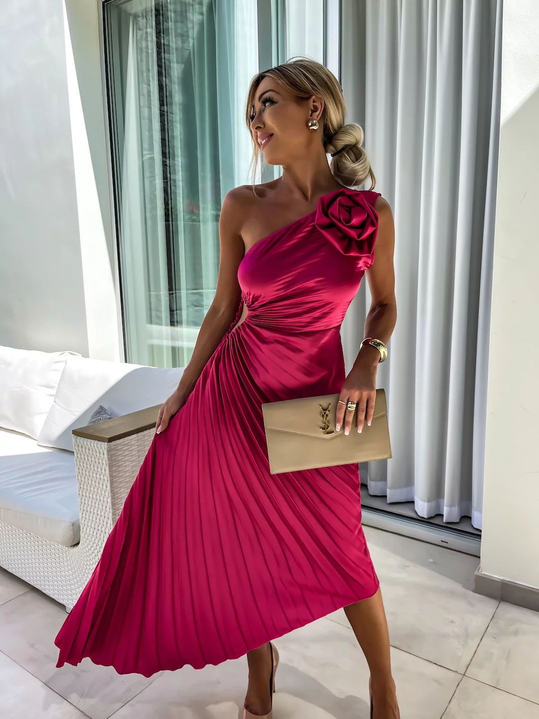 Robe asymétrique plissée à une épaule