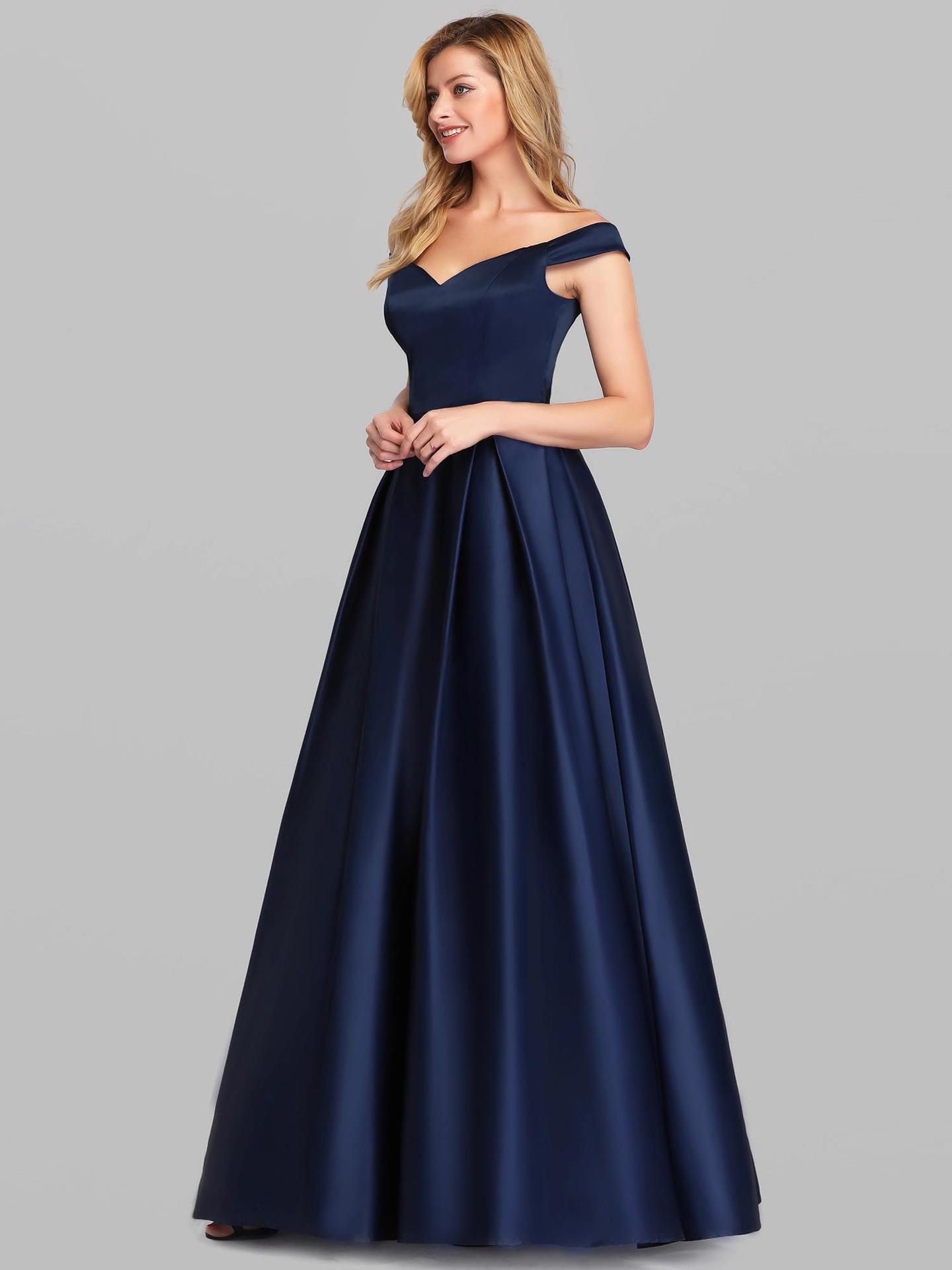 Robe longue vintage à col en V et couleur unie