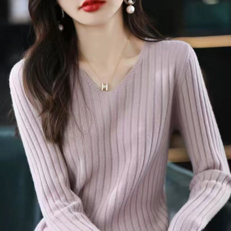 Pull slim à col en V en maille