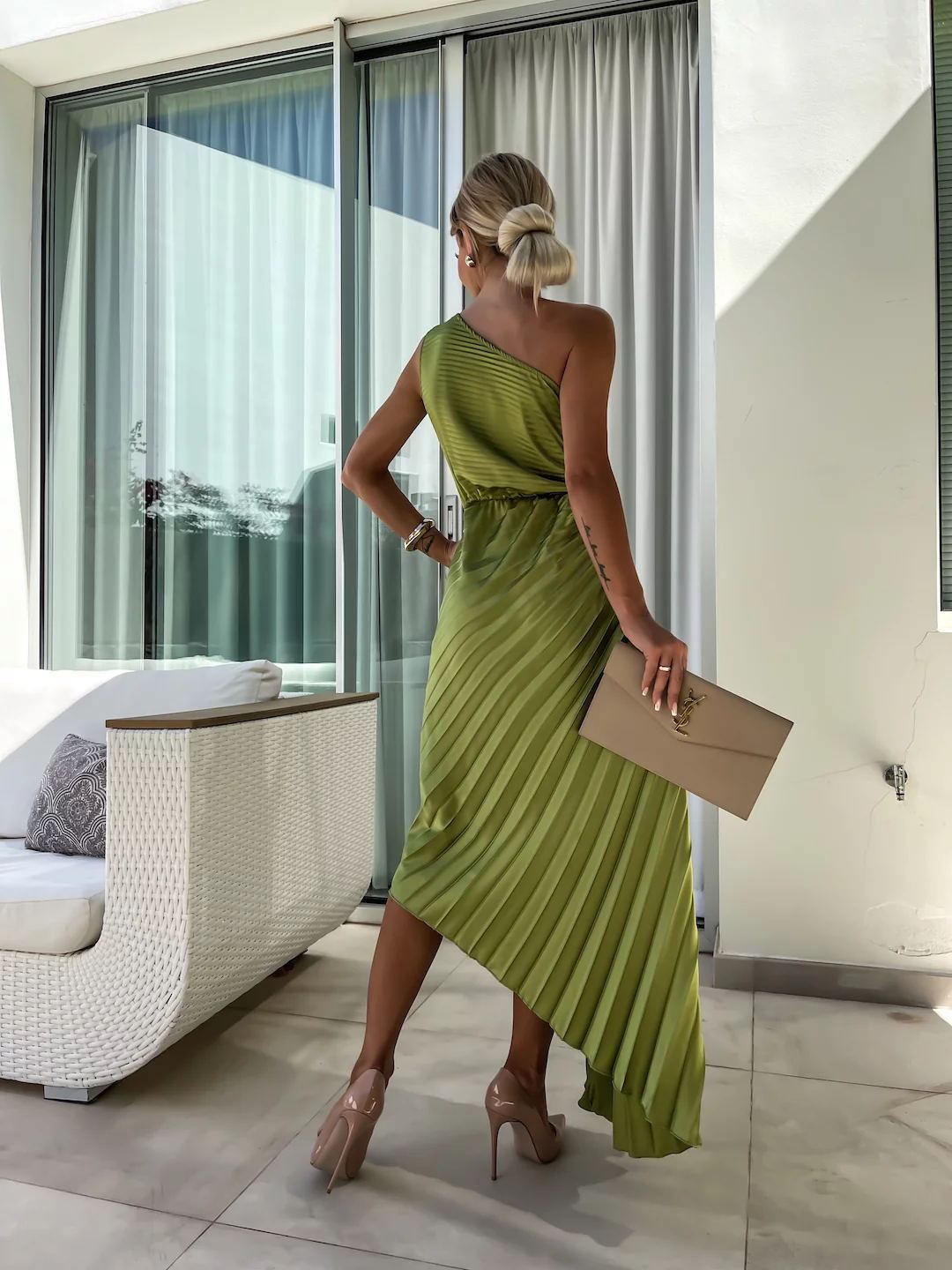 Robe asymétrique plissée à une épaule