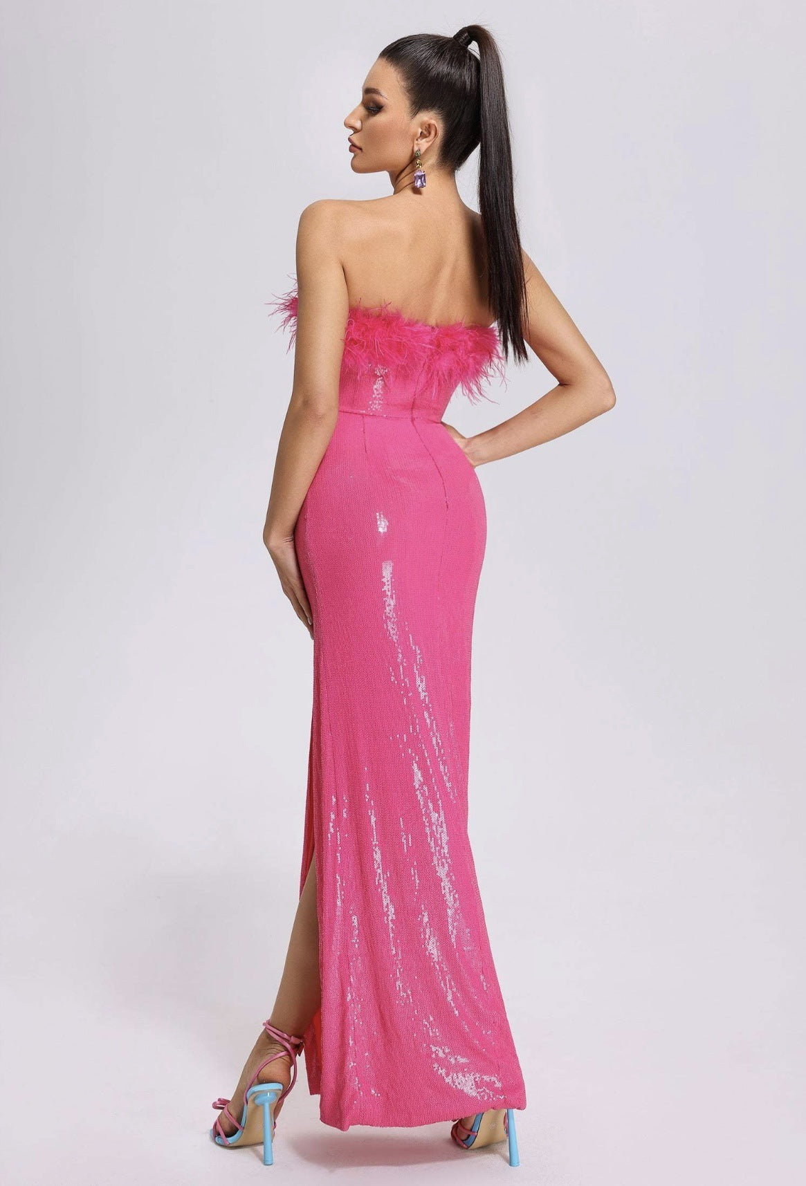 Robe moulante brillante