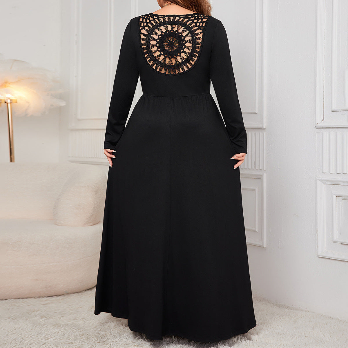 Robe de soirée ample à manches longues détail dentelle au dos