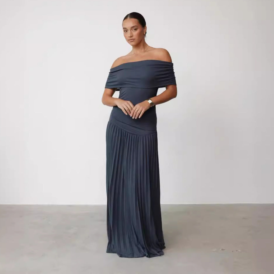 Robe plissée à épaules dénudées