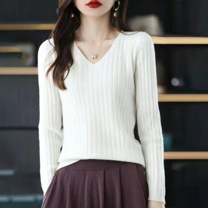 Pull slim à col en V en maille