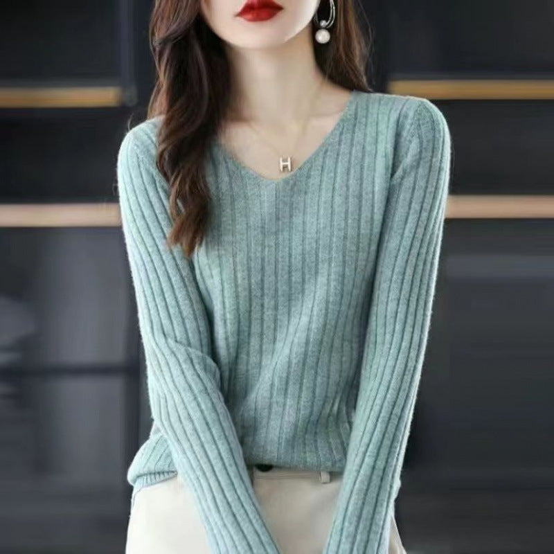 Pull slim à col en V en maille