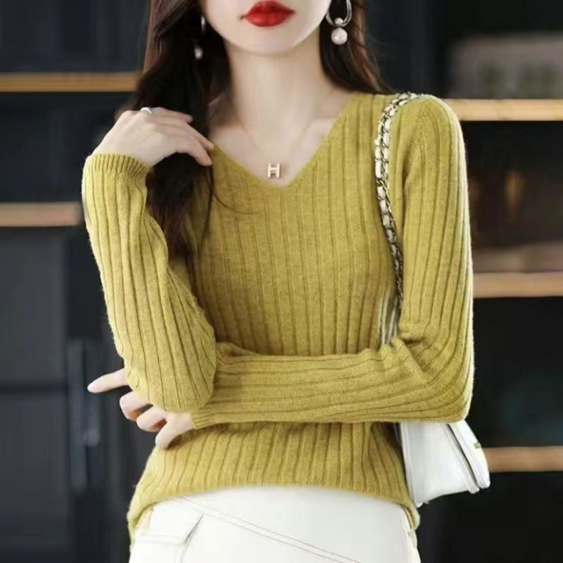 Pull slim à col en V en maille