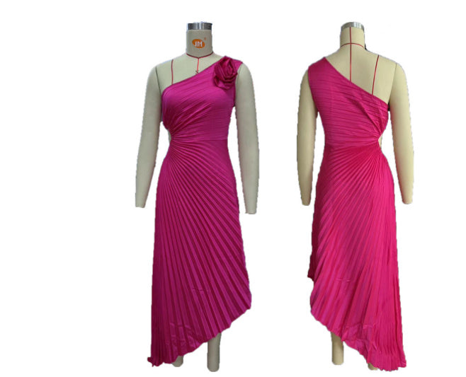 Robe asymétrique plissée à une épaule