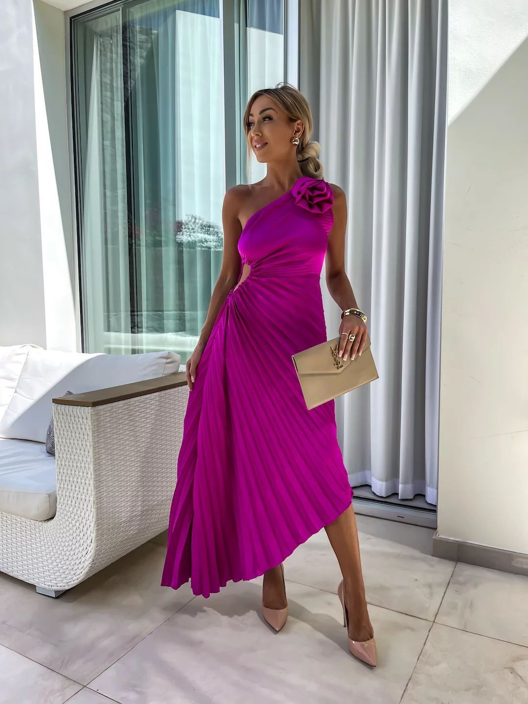 Robe asymétrique plissée à une épaule