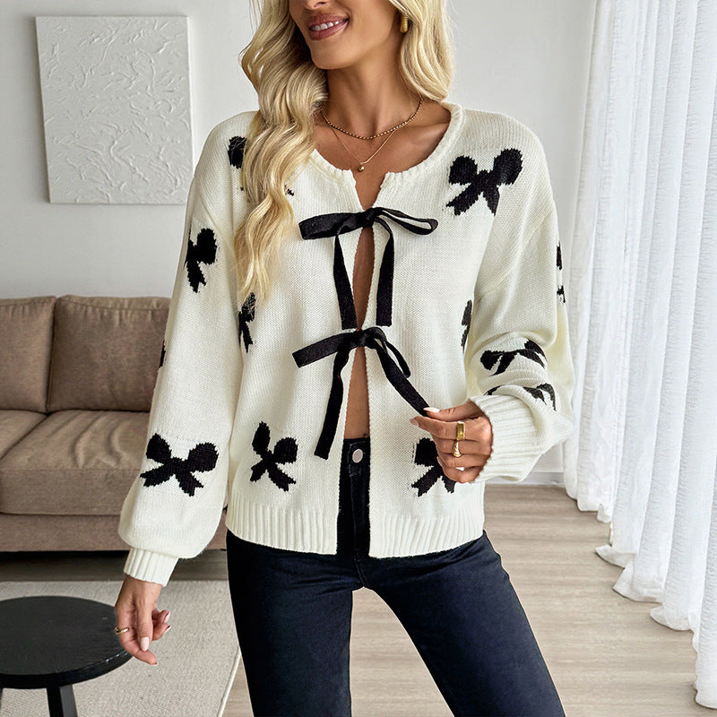 Pull à lacets et nœud