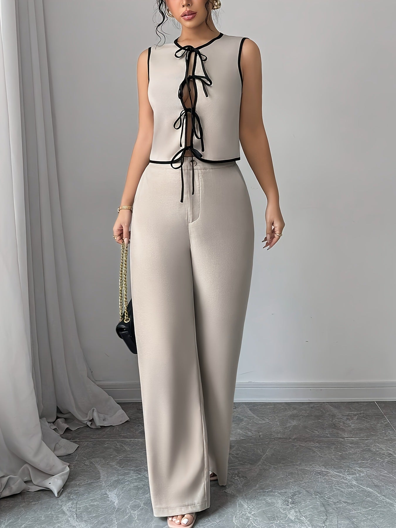 Costume chemise avec nœud papillon et pantalon large