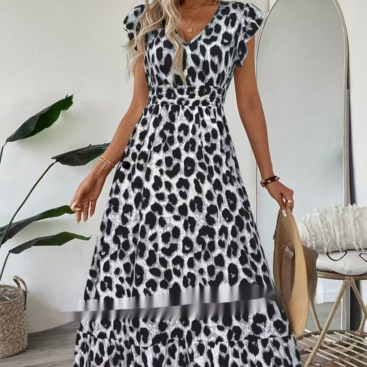 Robe trapèze ample à col en V et imprimé