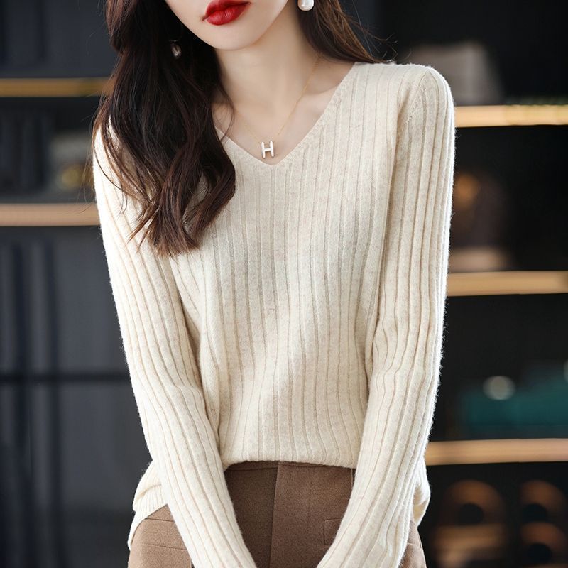 Pull slim à col en V en maille