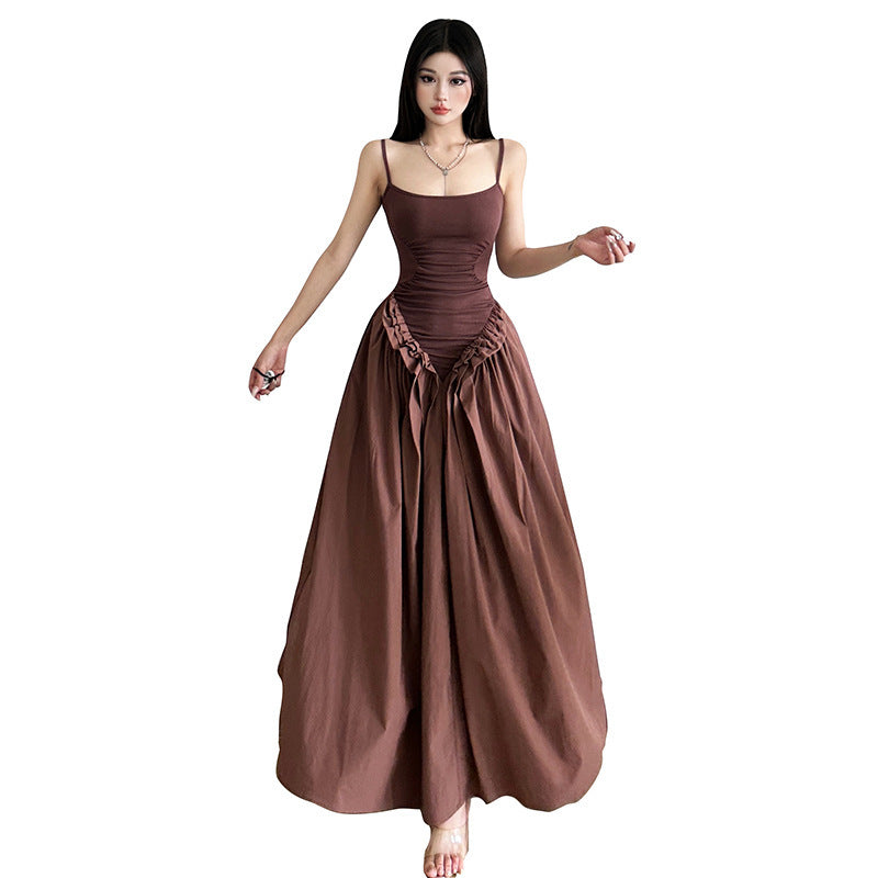 Robe trapèze plissée à taille ajustée et couleur unie