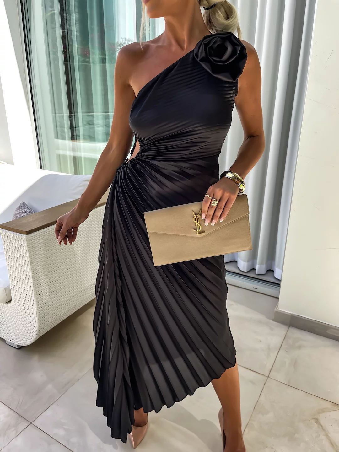Robe asymétrique plissée à une épaule
