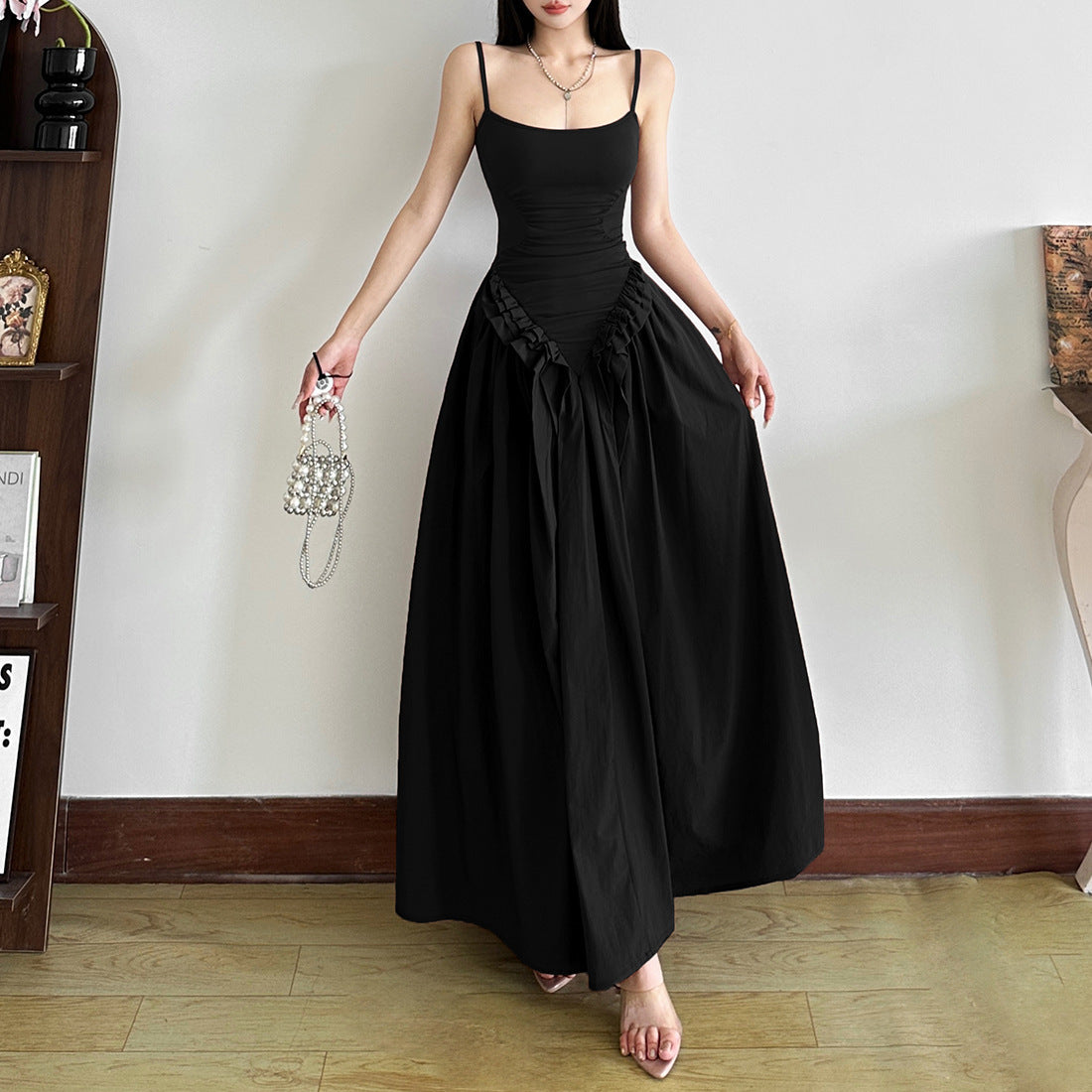 Robe trapèze plissée à taille ajustée et couleur unie