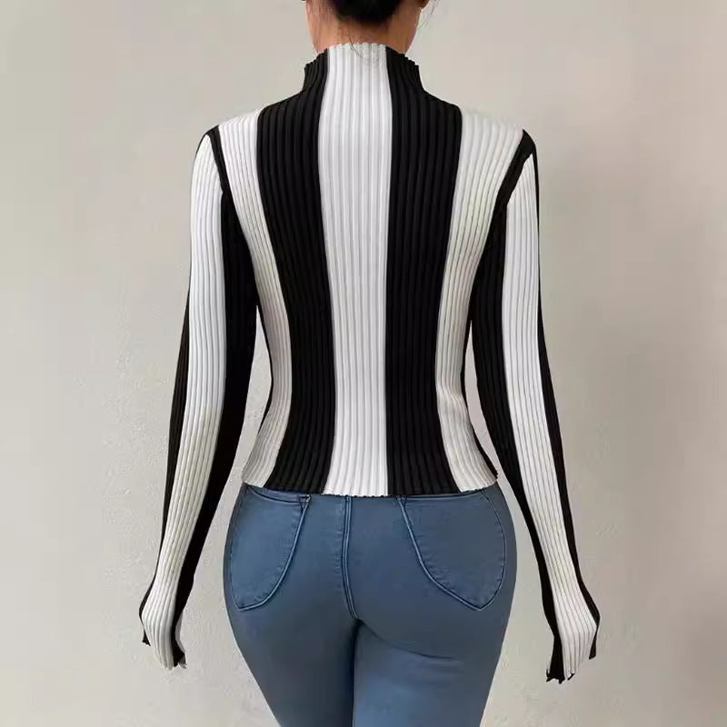 Pull classique, motif vertical contrasté noir et blanc