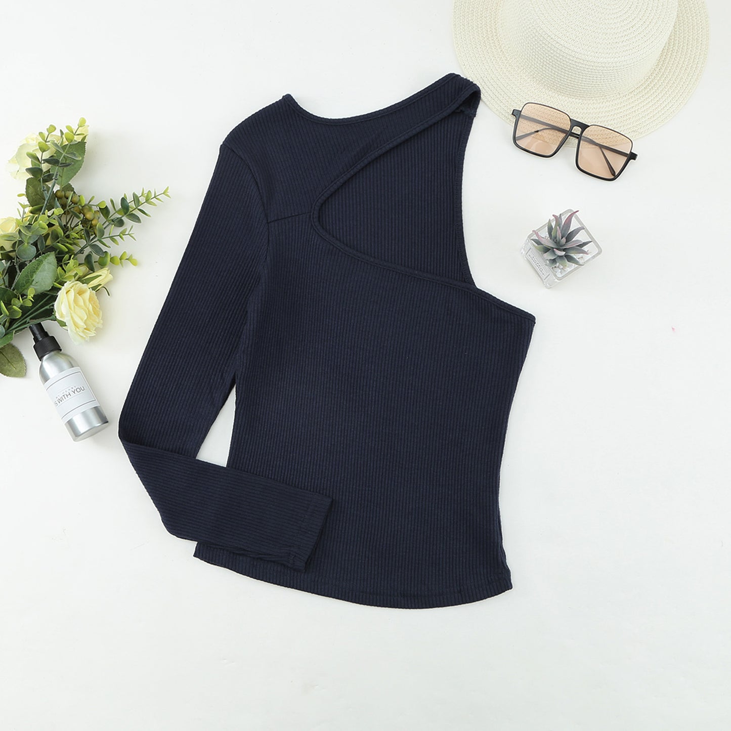 Pull asymétrique couleur unie