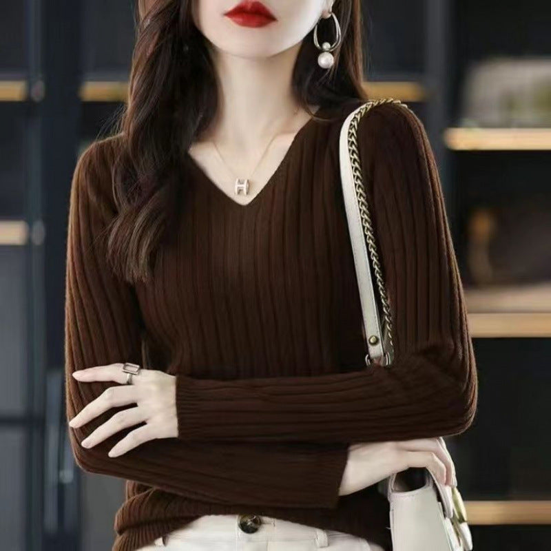 Pull slim à col en V en maille