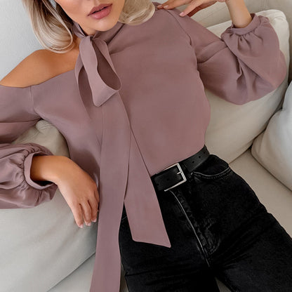 Chemise à épaules dénudées et col irrégulier
