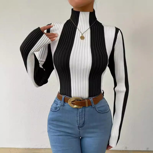 Pull classique, motif vertical contrasté noir et blanc