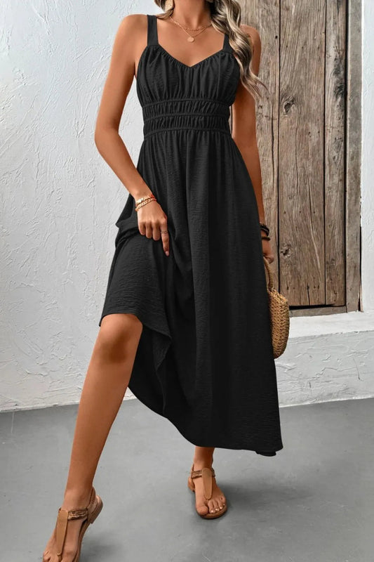 Robe froncée à larges bretelles