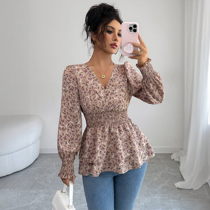 Haut fleuri élégant et tendance