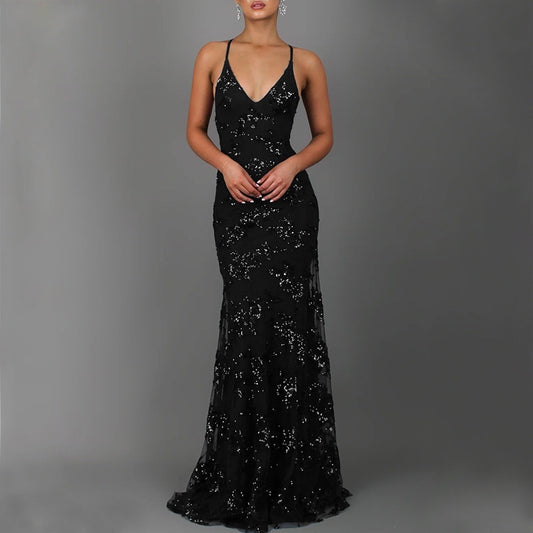 Robe col en V dos nu paillettes lacets