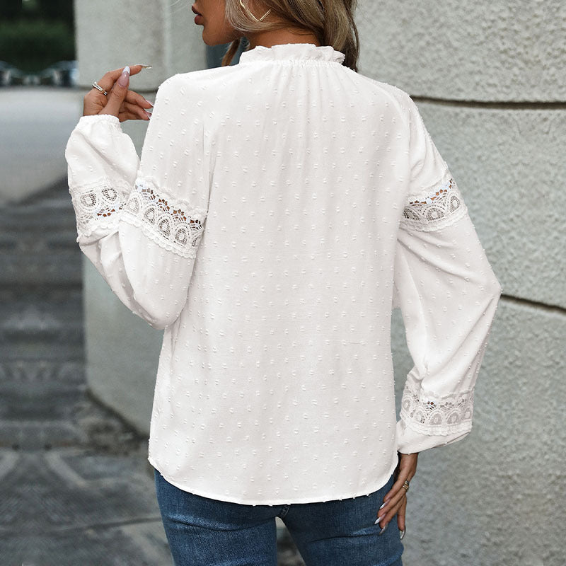 Chemise blanche à volants et découpes en dentelle pour femme