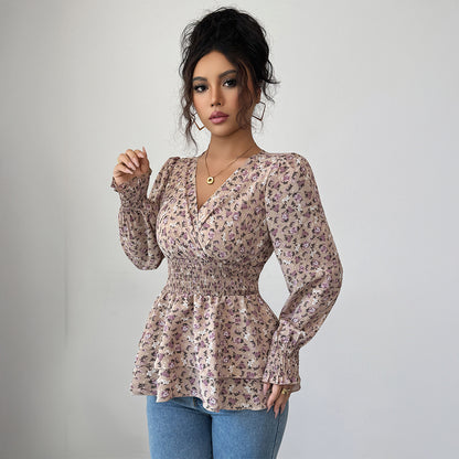 Haut fleuri élégant et tendance