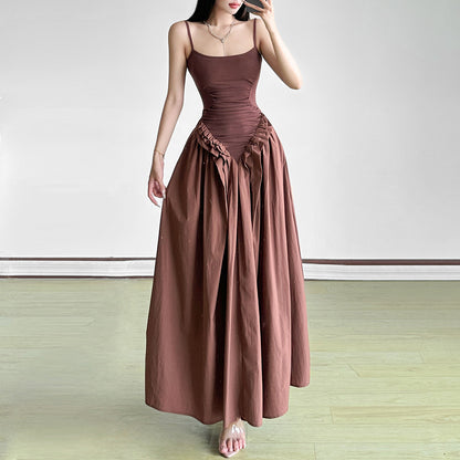 Robe trapèze plissée à taille ajustée et couleur unie