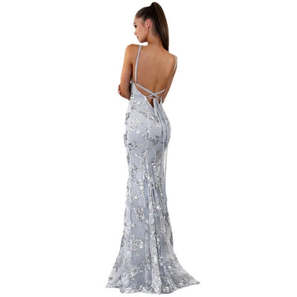 Robe col en V dos nu paillettes lacets