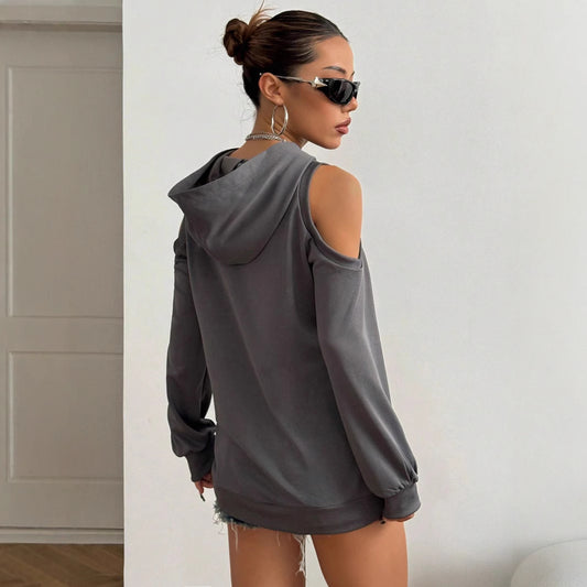 Pull à capuche à épaules dénudées de couleur unie