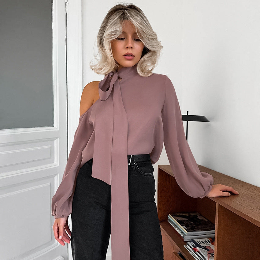 Chemise à épaules dénudées et col irrégulier