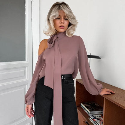 Chemise à épaules dénudées et col irrégulier
