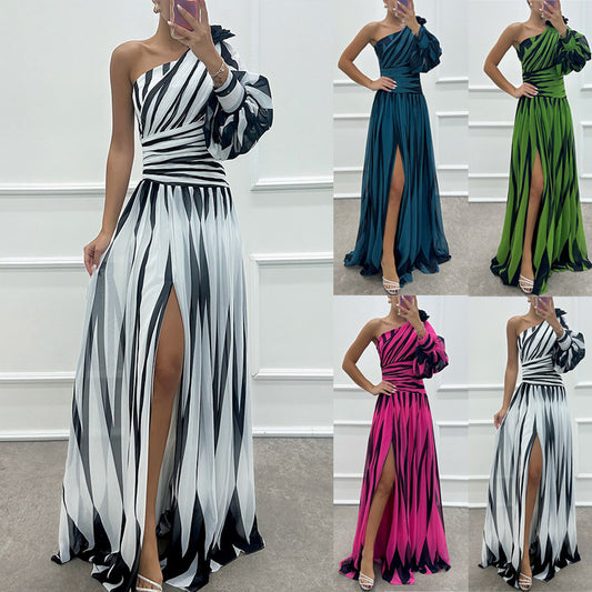 Robe asymétrique contrasté à épaules dénudées