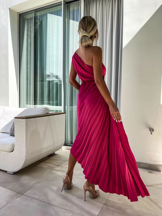 Robe asymétrique plissée à une épaule
