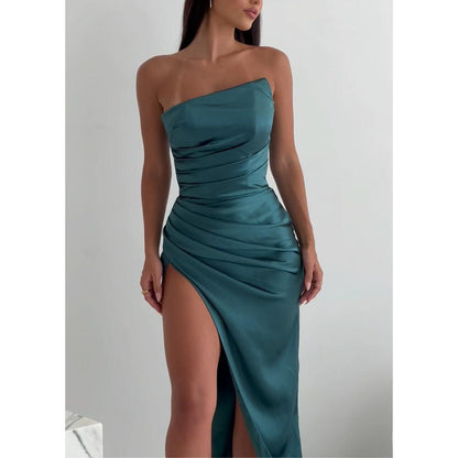 Robe fourreau en satin sans manches